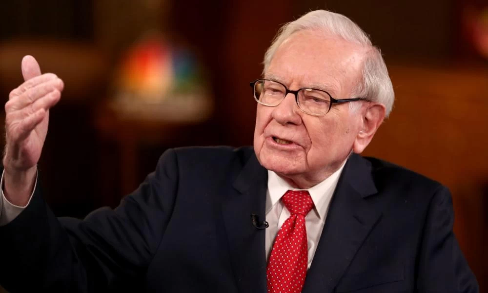 Κάτι φοβάται! Ο Warren Buffet απορρίπτει τις τραπεζικές μετοχές και αγοράζει χρυσό